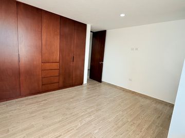 CASA SEMINUEVA EN VENTA EN PARQUE VERACRUZ LOMAS DE ANGELÓPOLIS PUEBLA CHOLULA