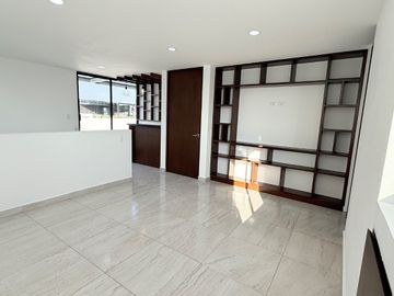 CASA SEMINUEVA EN VENTA EN PARQUE VERACRUZ LOMAS DE ANGELÓPOLIS PUEBLA CHOLULA