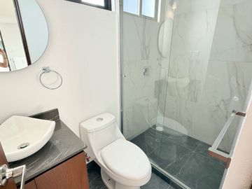 CASA SEMINUEVA EN VENTA EN PARQUE VERACRUZ LOMAS DE ANGELÓPOLIS PUEBLA CHOLULA
