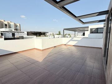 CASA SEMINUEVA EN VENTA EN PARQUE VERACRUZ LOMAS DE ANGELÓPOLIS PUEBLA CHOLULA