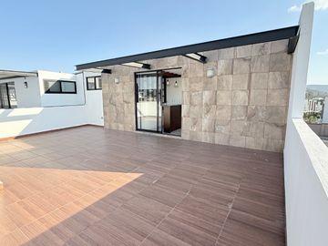 CASA SEMINUEVA EN VENTA EN PARQUE VERACRUZ LOMAS DE ANGELÓPOLIS PUEBLA CHOLULA