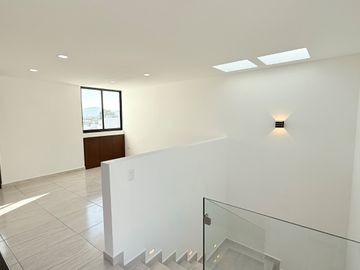 CASA SEMINUEVA EN VENTA EN PARQUE VERACRUZ LOMAS DE ANGELÓPOLIS PUEBLA CHOLULA