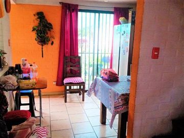 SE VENDE CASA: Casa de 2 pisos, 4 Poniente esquina Nueva San Martin, Villa Pehuen XI, Comuna de Maipú.