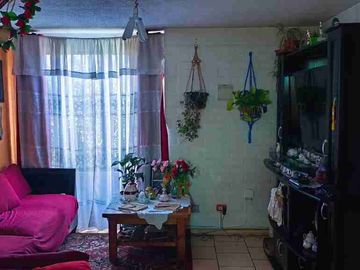SE VENDE CASA: Casa de 2 pisos, 4 Poniente esquina Nueva San Martin, Villa Pehuen XI, Comuna de Maipú.