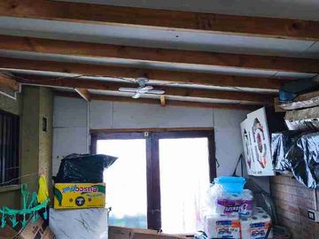 SE VENDE CASA: Casa de 2 pisos, 4 Poniente esquina Nueva San Martin, Villa Pehuen XI, Comuna de Maipú.