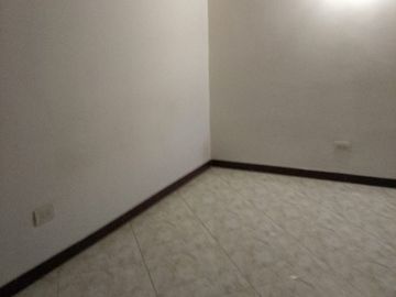 VENTA CASA VILLA DEL PRADO VEHICULAR - DOS PISOS (UNIFAMILIAR)