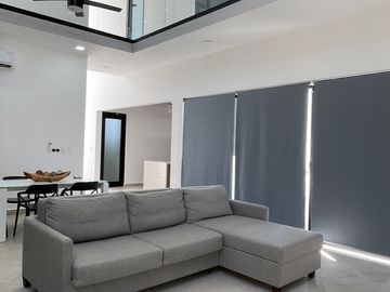 EN VENTA EXCLUSIVA RESIDENCIA CON ALBERCA PRIVADA EN PLAYA DEL CARMEN A 7 MINUTOS DE LA HERMOSA PLAYA XPU-HA
