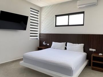 EN VENTA EXCLUSIVA RESIDENCIA CON ALBERCA PRIVADA EN PLAYA DEL CARMEN A 7 MINUTOS DE LA HERMOSA PLAYA XPU-HA