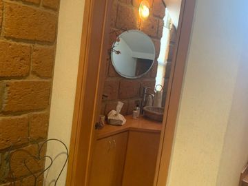 RINCON DE LAS LOMAS II, CASA ESTILO MEXICANA CON ALBERCA EN ESQUINA Y FRENTE A PARQUE