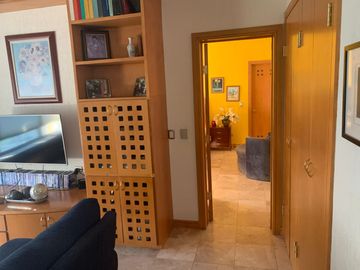 RINCON DE LAS LOMAS II, CASA ESTILO MEXICANA CON ALBERCA EN ESQUINA Y FRENTE A PARQUE