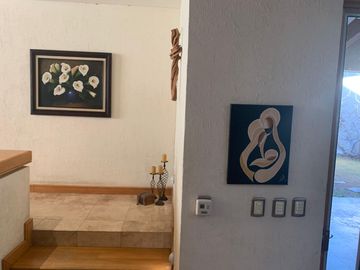 RINCON DE LAS LOMAS II, CASA ESTILO MEXICANA CON ALBERCA EN ESQUINA Y FRENTE A PARQUE