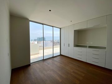 Duplex Con 2 Estacionamientos Al Costado De La Huaca Pucllana En Miraflores
