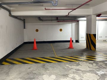 Duplex Con 2 Estacionamientos Al Costado De La Huaca Pucllana En Miraflores