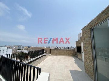 Duplex Con 2 Estacionamientos Al Costado De La Huaca Pucllana En Miraflores