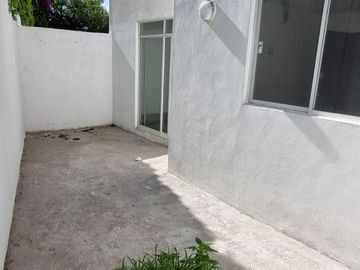 Se vende la torre de Departamentos, son 4 en total y cada uno con 2 recamaras. Se encuentra a 5 calles del Club Campestre.