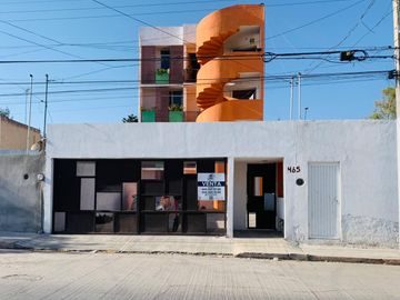 Se vende la torre de Departamentos, son 4 en total y cada uno con 2 recamaras. Se encuentra a 5 calles del Club Campestre.