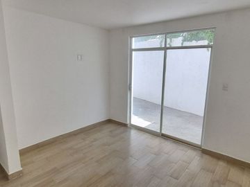 Se vende la torre de Departamentos, son 4 en total y cada uno con 2 recamaras. Se encuentra a 5 calles del Club Campestre.