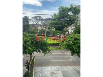 Alquiler Departamento Amoblado Y Equipado En 2Do Piso Vista A Parque