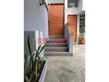 Alquiler Departamento Amoblado Y Equipado En 2Do Piso Vista A Parque