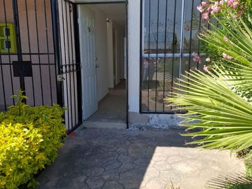 Linda Casa muy bien ubicada, Fraccionamiento Cafetales