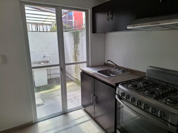 Linda Casa muy bien ubicada, Fraccionamiento Cafetales