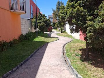 Linda Casa muy bien ubicada, Fraccionamiento Cafetales