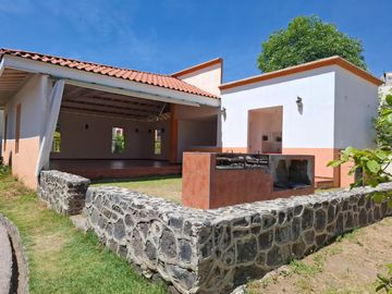 Linda Casa muy bien ubicada, Fraccionamiento Cafetales