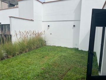 VENDO LINDO DUPLEX DE ESTRENO 1DORM CON JARDIN Y TERRAZA MAS AREA SOCIAL TERRAZA, PISICINAA, BBQ Y BAR EN MIRAFLORESS