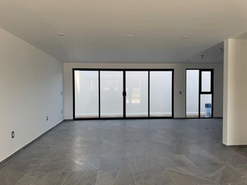 Casa en Venta en Villa Airosa – Ubicación Privilegiada y Diseño Moderno