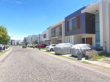 Casa en Venta La Rioja Los Gavilanes Tlajomulco Guadalajara