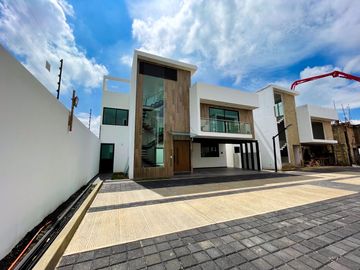 CASA EN VENTA EN METEPEC