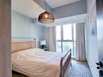 Uptown Parksuites 2br sacrifice sale