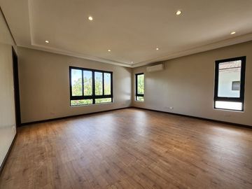 Brand New Modern House and Lot For Sale at Ayala Southvale Primera