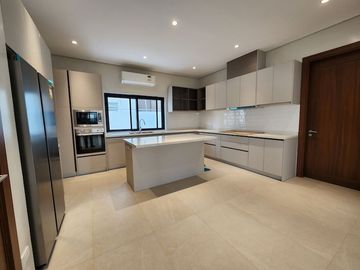 Brand New Modern House and Lot For Sale at Ayala Southvale Primera