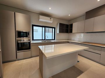 Brand New Modern House and Lot For Sale at Ayala Southvale Primera