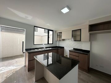 Casa de venta en Quito, sector de Llano Grande