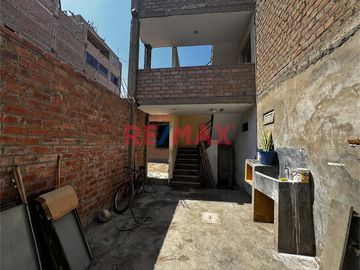Venta De Amplia Casa En El Callao – Super Oportunidad Precio Por Metro Cuadrado De Locura