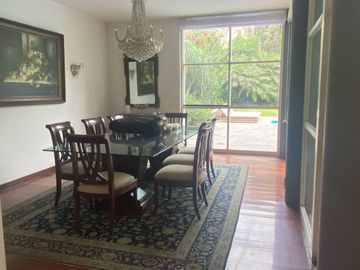 Venta de hermosa casa frente al Club el Golf Los Inkas