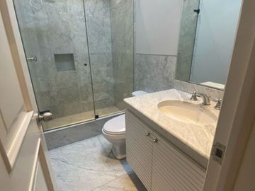 Venta de hermosa casa frente al Club el Golf Los Inkas