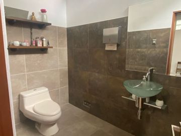 Venta de hermosa casa frente al Club el Golf Los Inkas