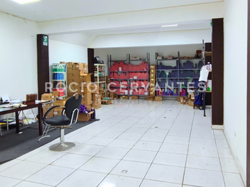 ¡VENDO LOCAL COMERCIAL en Av. Ejercito! Precio en dólares negociable