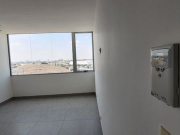 ¡Oportunidad Vendo Suite en Edificio Quo Luxury Apartments, frente Mall del Sol!