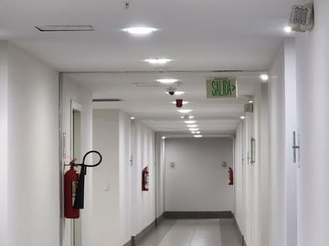 ¡Oportunidad Vendo Suite en Edificio Quo Luxury Apartments, frente Mall del Sol!