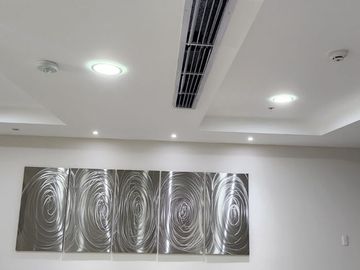 ¡Oportunidad Vendo Suite en Edificio Quo Luxury Apartments, frente Mall del Sol!