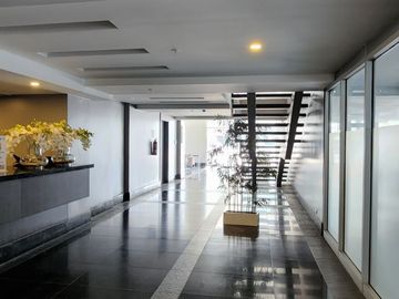 ¡Oportunidad Vendo Suite en Edificio Quo Luxury Apartments, frente Mall del Sol!