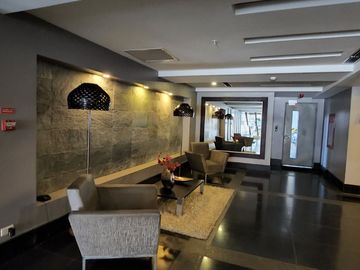 ¡Oportunidad Vendo Suite en Edificio Quo Luxury Apartments, frente Mall del Sol!