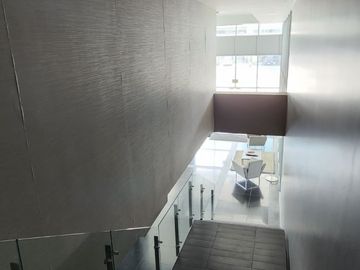 ¡Oportunidad Vendo Suite en Edificio Quo Luxury Apartments, frente Mall del Sol!
