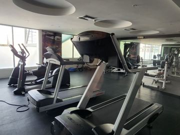 ¡Oportunidad Vendo Suite en Edificio Quo Luxury Apartments, frente Mall del Sol!