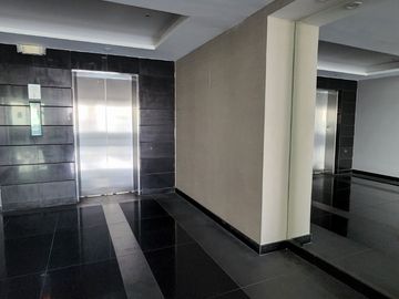 ¡Oportunidad Vendo Suite en Edificio Quo Luxury Apartments, frente Mall del Sol!