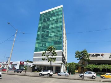 ¡Oportunidad Vendo Suite en Edificio Quo Luxury Apartments, frente Mall del Sol!